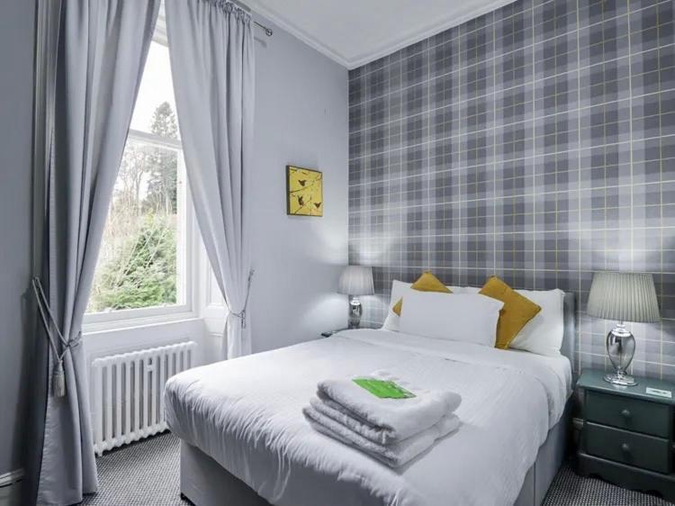 Mcinnes House Rooms With Breakfast Kingussie Exterior photo